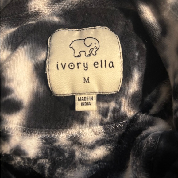 Ivory Ella Monochrome Tie-Dye Hoodie - Picture 4 of 4